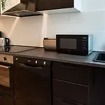 Modern 2 Bedroom In Schoeneberg ベルリン